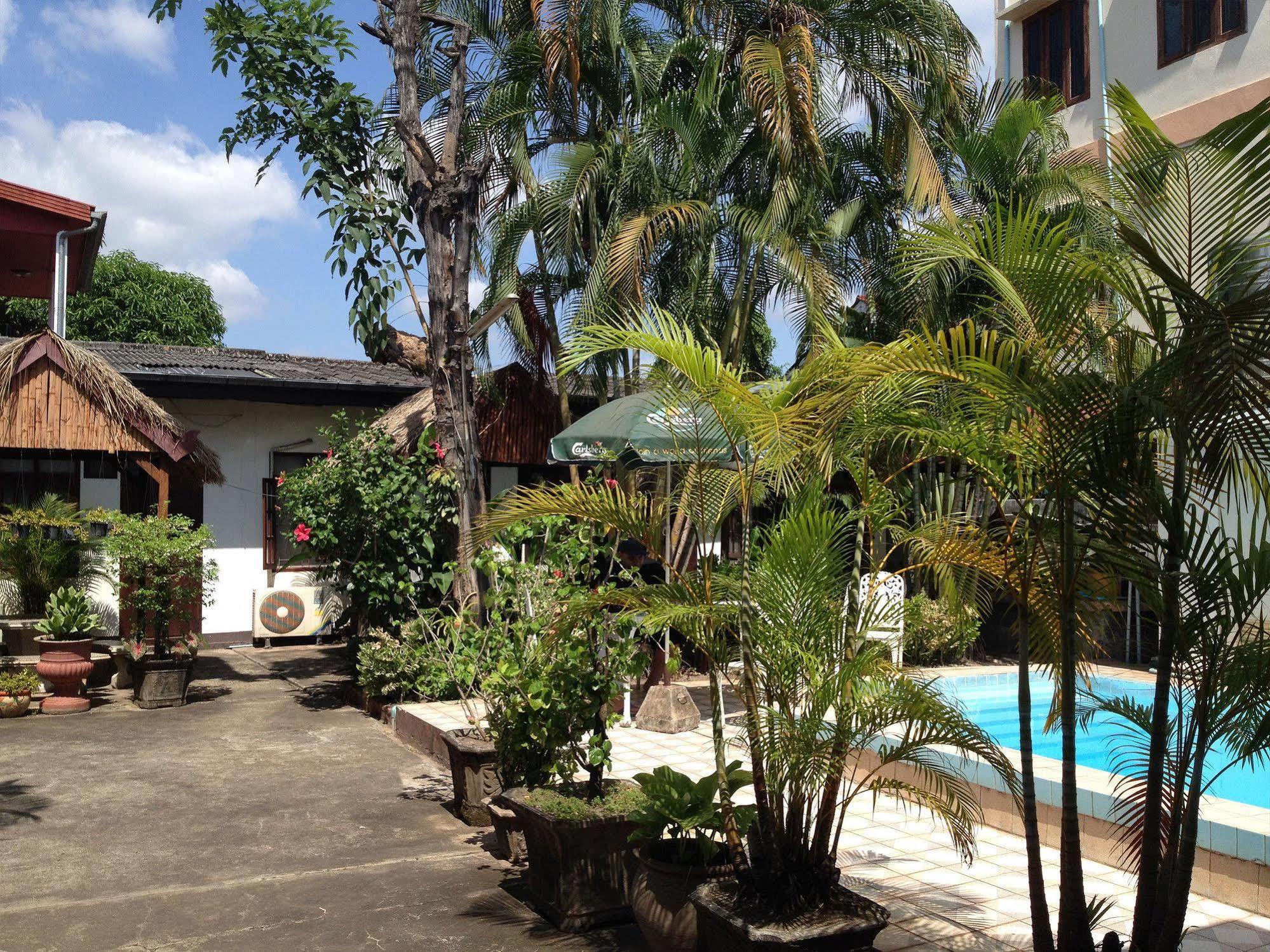 Villa Sisavad Guesthouse Vientián Exterior foto
